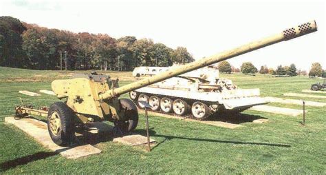 100mm anti-tank gun T-12