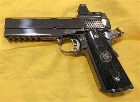 1911 pistol gallery image 5