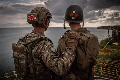 2nd Ranger Battalion soldiers with M4 carbines