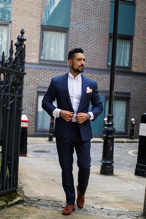 5 Ways to Wear Navy Blue Tuxedo