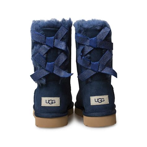 5 Ways to Style Navy Blue Uggs