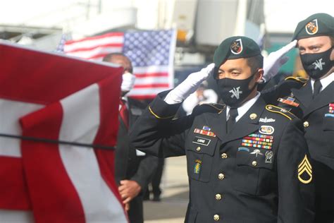 5th Special Forces Group Soldiers Receiving Awards