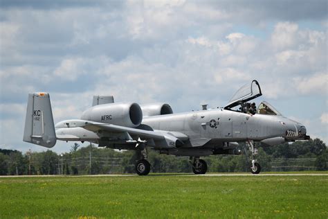 A-10 Warthog landing