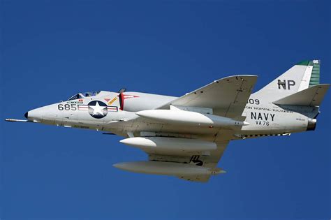 A-4 Skyhawk Specifications