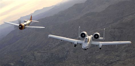 A10 Warthog vs P47 Thunderbolt