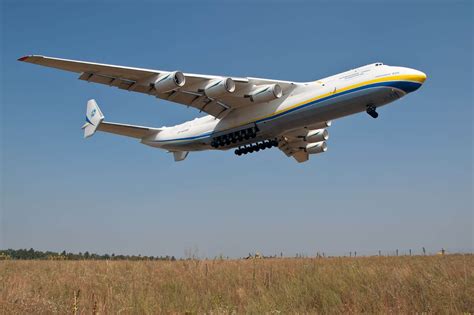 AN-225 Landing