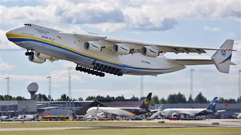 AN-225 Takeoff