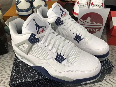 Style of Air Jordan 4 Retro Midnight Navy