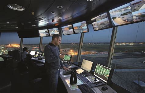 Air Traffic Controller Image 10