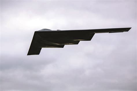 B-2 Bomber comparison to B-1