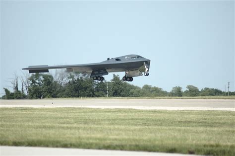 B-2 Bomber landing