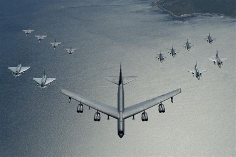 B-52 formation flight