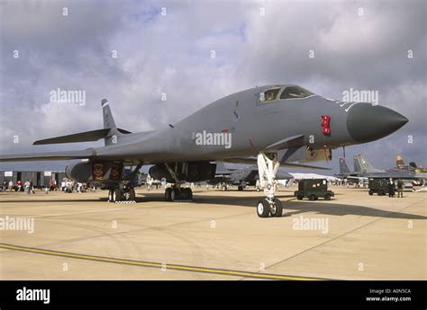 B-1B Lancer wing design