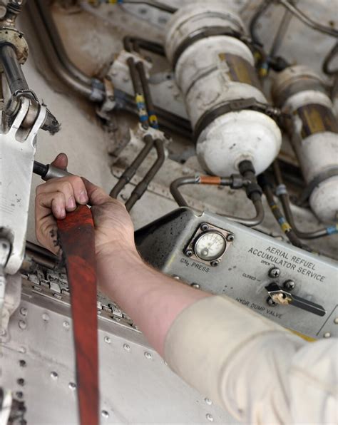 B-1B Lancer maintenance