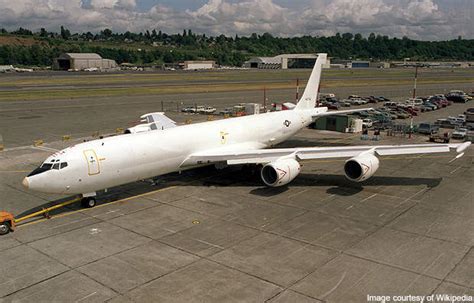 Boeing E-6 Mercury in flight