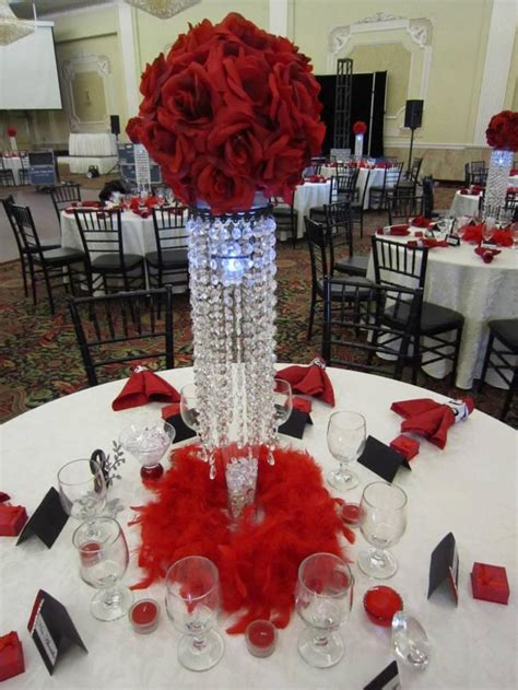 C9 Red and White Centerpiece