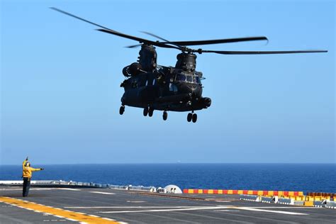 CH-47 Chinook Flight Deck