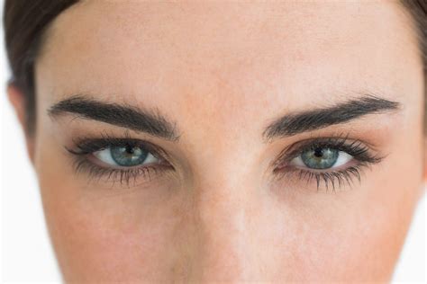 Causes of Uneven Eyebrows