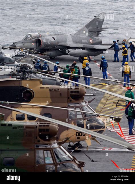 Charles De Gaulle flight deck