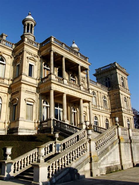 Château de Ferrières Facade