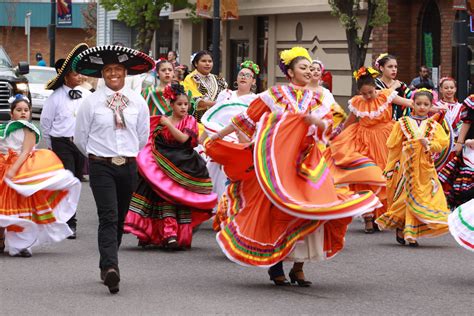 Cinco De Mayo Dancing