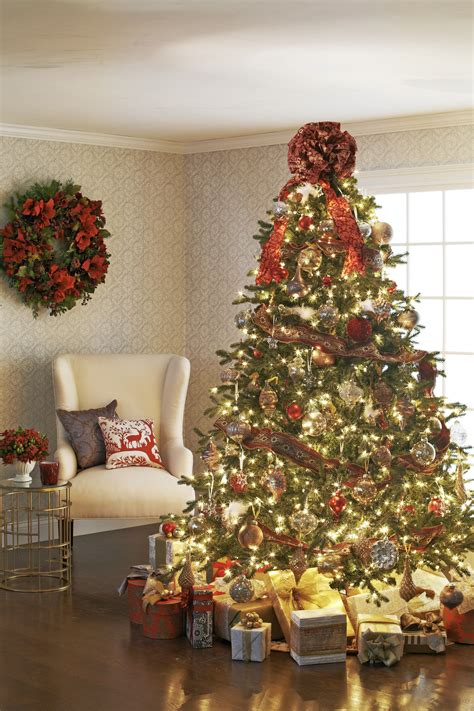 Classic Christmas Tree Decorating Ideas