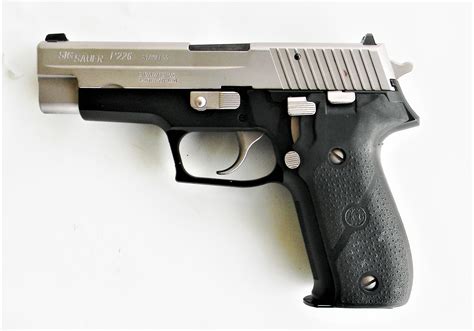 Compact Sig Sauer P226 Features