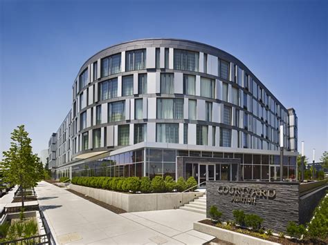 Courtyard Navy Yard Exterior