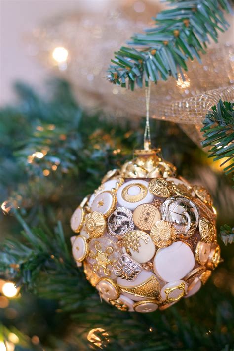 DIY Christmas Tree Decorations