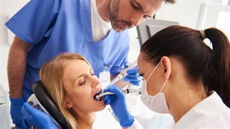 Dental Hygienist Treatment