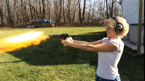 Desert Eagle 44 Magnum Shooting Experience