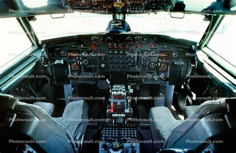 E-6 Mercury cockpit