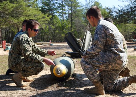 US Navy EOD officer advanced training