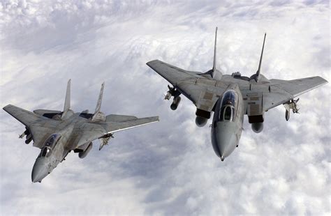 F-14 Tomcat and F/A-18 Hornet comparison