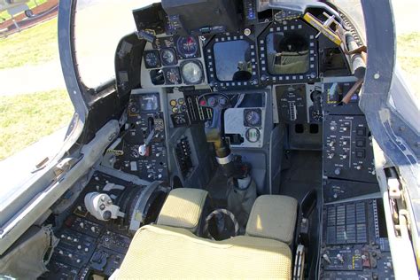 F-14 Tomcat cockpit view