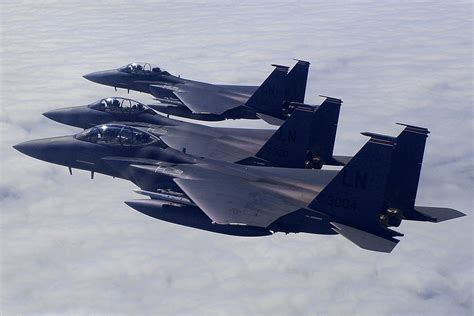 F-15 formation flying