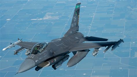 F-16 Fighting Falcon in flight