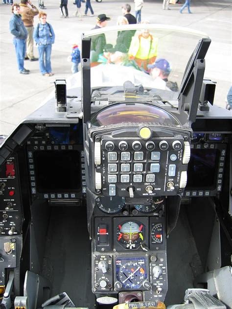 F-16XL cockpit