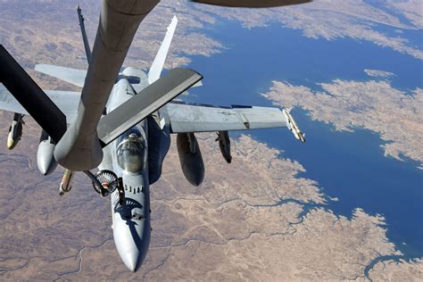 F-18 fighter jet refueling