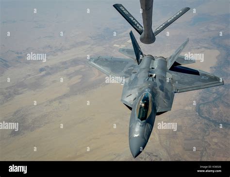 F-22 aerial refueling