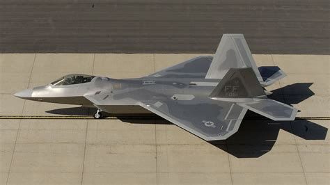 F-22 Raptor's curved surfaces