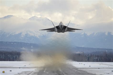 F-22 Raptor takeoff