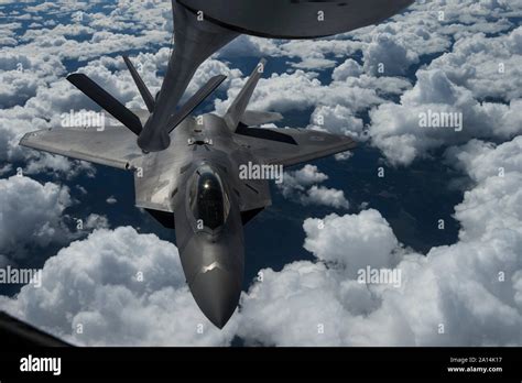 F-22 Raptor air refueling