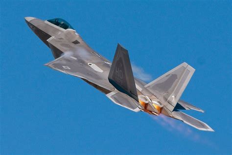 F-22 Stealth Fighter Jets Image 5