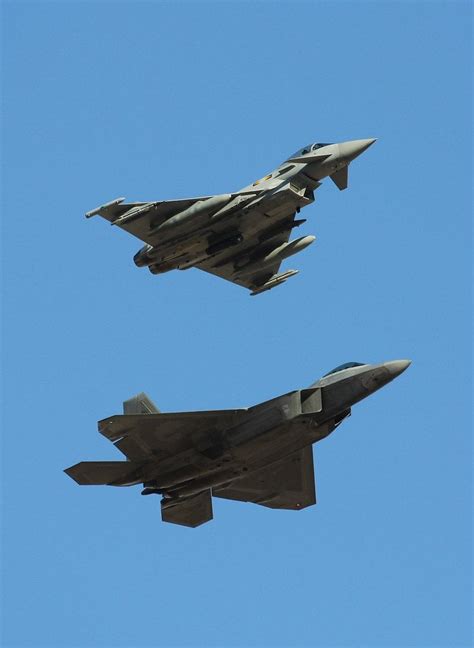 F-22 vs Typhoon