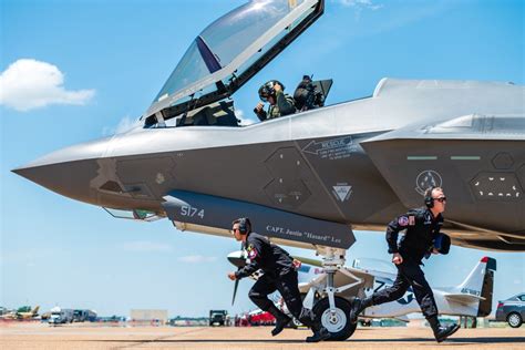 F-35 Demonstration Team in flight