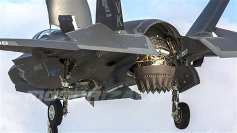 F-35 Fighter Jet landing