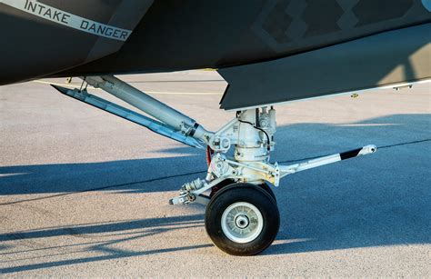 F-35 landing gear