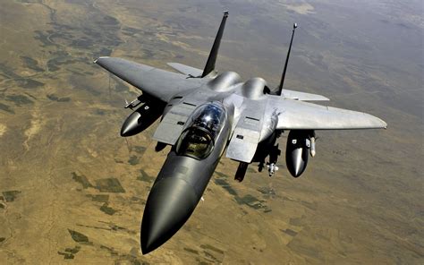 F15 Eagle in aerial combat