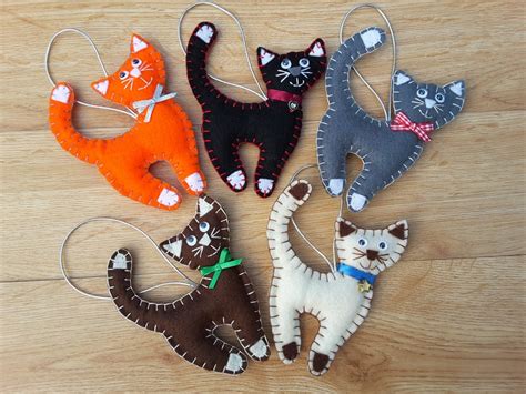 Felt Cat Christmas Ornament